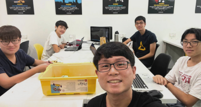 Coding and robotics classes in Singapore for secondary school students ages 13–16 to build programming, STEM knowledge, and problem-solving