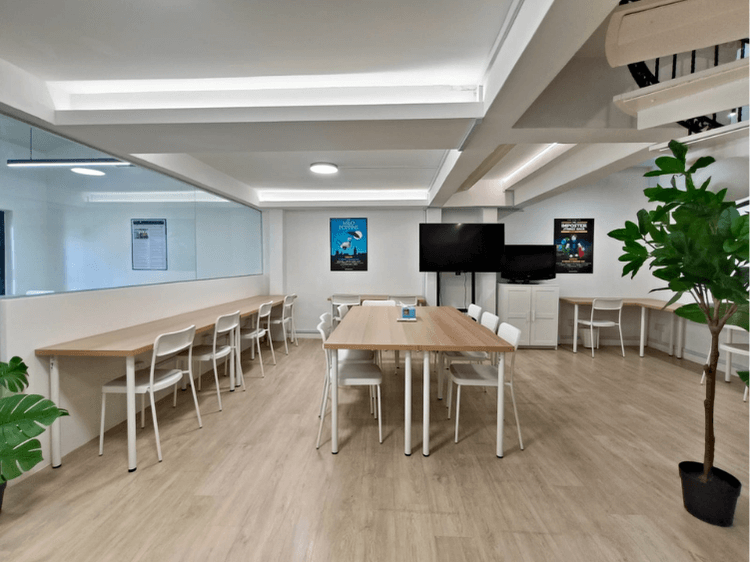 Where to rent a space on a hourly rate in Singapore?
